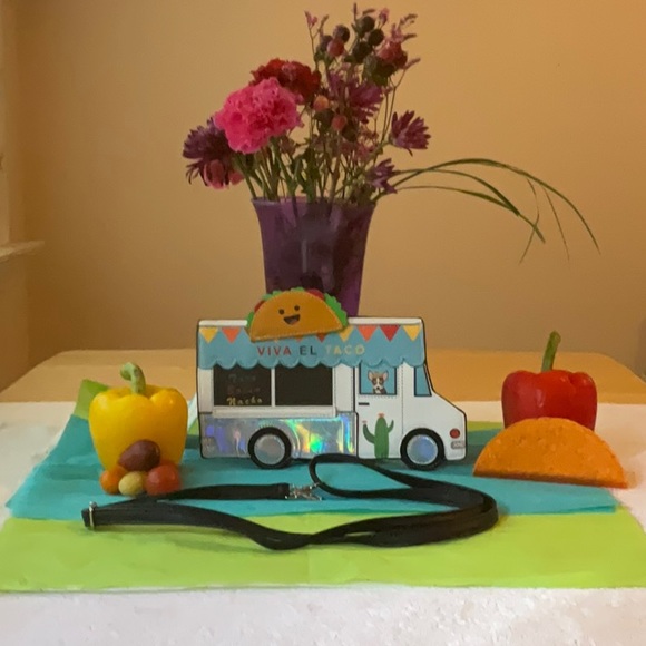 🌮 TACO TRUCK CROSSBODY BAG 🌮 - Picture 14 of 16